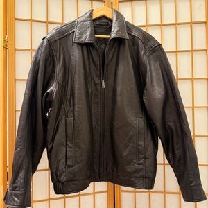 Roundtree & Yorke Black Leather Bomber Jacket